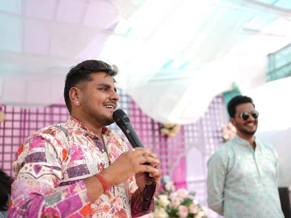 Anchor Yash Soni live moment 1